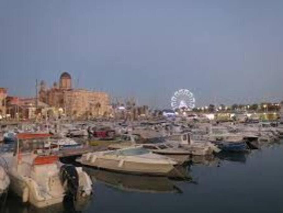 Votre Sejour Cosy A Frejus! Apartment ภายนอก รูปภาพ